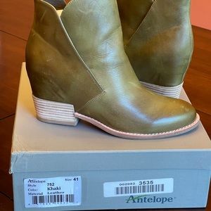 Antelope Platform Ankle Boots